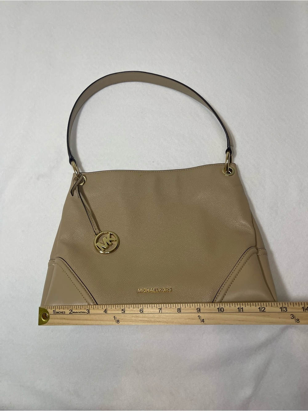 Michael Kors Beige Pebbled Leather Shoulder Bag Gold Hardware Large Hobo - Picture 8 of 9